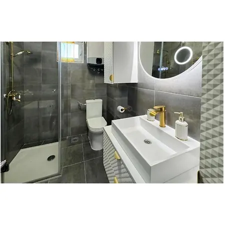 Stunning In With Wifi Apartment *
